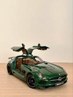 Minichamps Mercedes SLS Black Series 1/18 Irisih green, Hobby en Vrije tijd, Modelauto's | 1:18, Ophalen of Verzenden, Zo goed als nieuw
