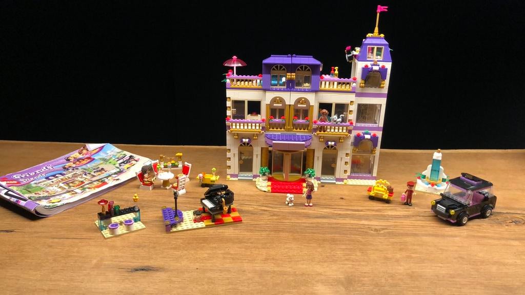 Lego Friends Heartlake grand hotel 41101, Kinderen en Baby's, Speelgoed | Duplo en Lego, Ophalen of Verzenden, Zo goed als nieuw