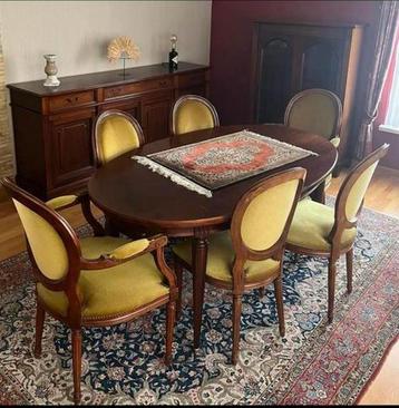 ovale tafel ( mahoniehout)( 10 personen) beschikbaar voor biedingen