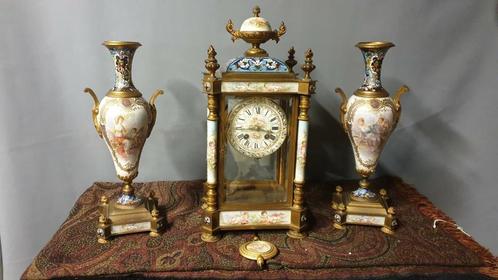 Gezocht klokken ,reiswekkers en inboedels met klokken, Antiek en Kunst, Antiek | Klokken, Ophalen