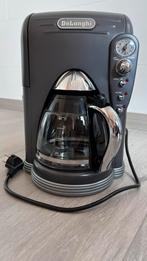 Bonne affaire : cafetière au look rétro De'Longhi, Café moulu, Réservoir d'eau amovible, Utilisé, 4 à 10 tasses