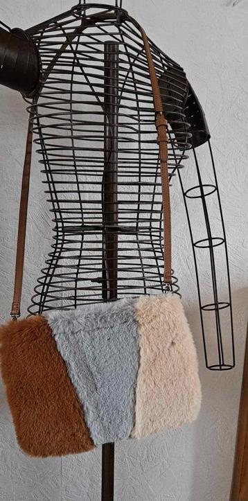 Sac PARFOIS à bandoulière Neuf beschikbaar voor biedingen