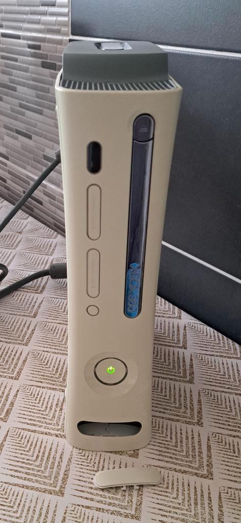 xbox 360  (Lire annonce), Games en Spelcomputers, Spelcomputers | Xbox 360, Gebruikt, Zonder controller, Ophalen