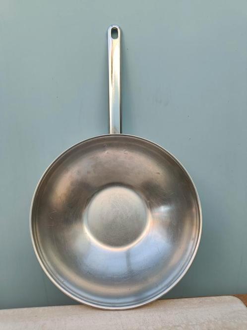 Demeyere Apollo wokpan 26 cm, Huis en Inrichting, Keuken | Potten en Pannen, Gebruikt, Wok, Ophalen of Verzenden
