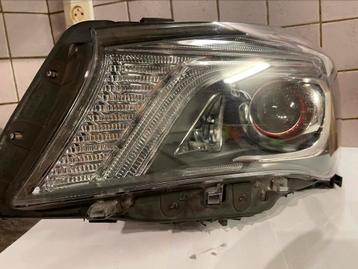 Mercedes CLA 220 année 2014, phare gauche, anneau rouge, Enlèvement, Utilisé