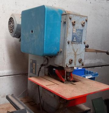 Ponsmachine Merk: Mubea, Enlèvement