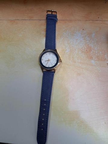 Montre pour femme bleu foncé de LDADPR