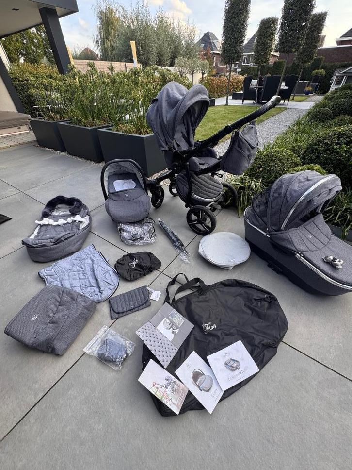 Luxe complete set First Kinderwagen Blue Edition, Kinderen en Baby's, Kinderwagens en Combinaties, Zo goed als nieuw, Kinderwagen