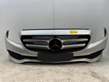 Voorbumper van een Mercedes E-Klasse (775) beschikbaar voor biedingen