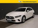 Mercedes-Benz A 200   7G-DCT CARPLAY BUSINESS LINE, Auto's, Mercedes-Benz, Automaat, Zwart, Wit, 120 kW