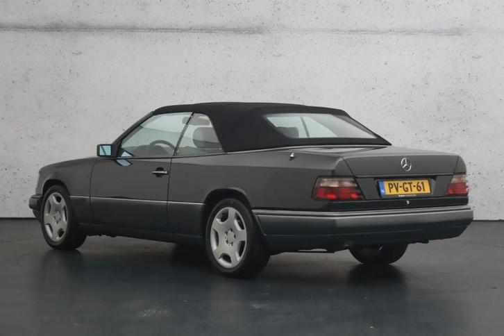 mercedes e 220 cabrio 1994 oldtimer topstaat, Auto's, Oldtimers, Bedrijf, Elektrische ramen, Mercedes-Benz, Benzine, Cabriolet