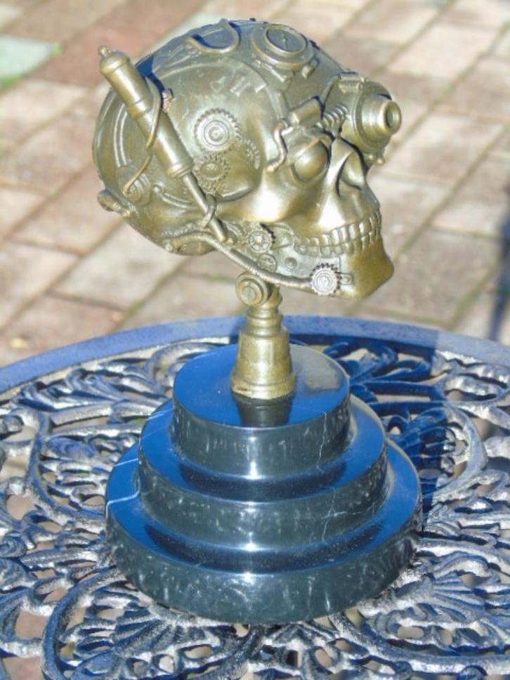 gesigneerd bronzen beeld met robothoofdbuste, Antiek en Kunst, Antiek | Brons en Koper, Brons, Ophalen
