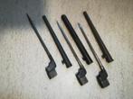 Britse spike bajonetten WO2 met schede waarvan 1 bakeliet, Verzamelen, Ophalen, Mes of Dolk