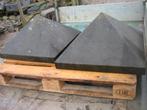 mooi koppel oude piramide vormige arduinen dekstenen, Tuin en Terras, Tuinwanddecoratie, Ophalen, Gebruikt