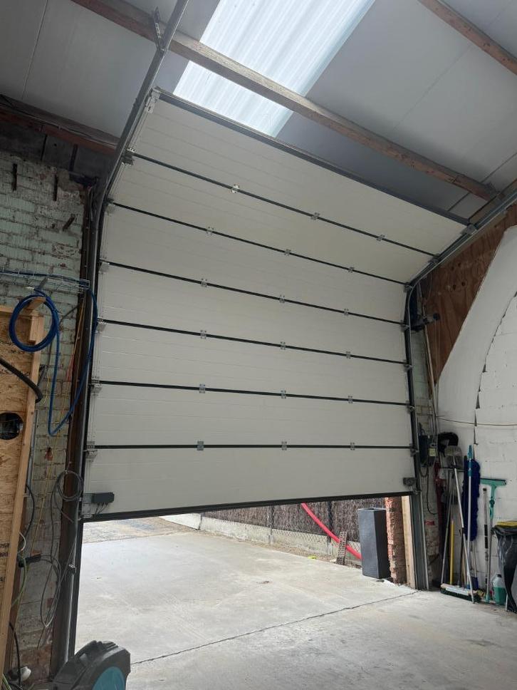 Hörmann sectionale poort, Doe-het-zelf en Bouw, Raamkozijnen en Schuifdeuren, Gebruikt, Overige typen, Metaal, 225 cm of meer