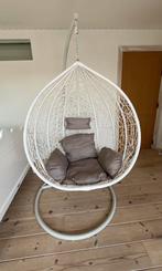 witte hangstoel voor binnen/buiten met kussentjes, Tuin en Terras, Tuinstoelen, Ophalen, Zo goed als nieuw, Overige materialen