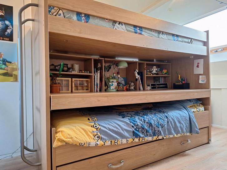 Hoogslaper met uittrekbare bureau, bed, lade en/of 3de bed, Kinderen en Baby's, Kinderkamer | Stapelbedden en Hoogslapers, Hoogslaper