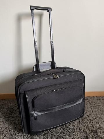 Boekentas, laptoptas, aktetas beschikbaar voor biedingen