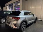 VOLKSWAGEN T ROC 1.5 TSI R LINE /DSG/ COMPIT/ TOIT/ VOLLEDIG, Auto's, Volkswagen, Testrit aan huis, Leder, Bedrijf, 5 deurs