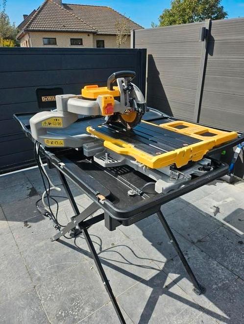 Dewalt Tegelzaagmachine, Doe-het-zelf en Bouw, Gereedschap | Zaagmachines, Gebruikt, Ophalen