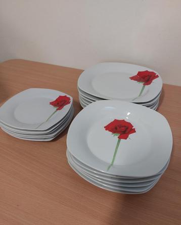 Eetservies 6 personen, Roos, nieuwe staat beschikbaar voor biedingen