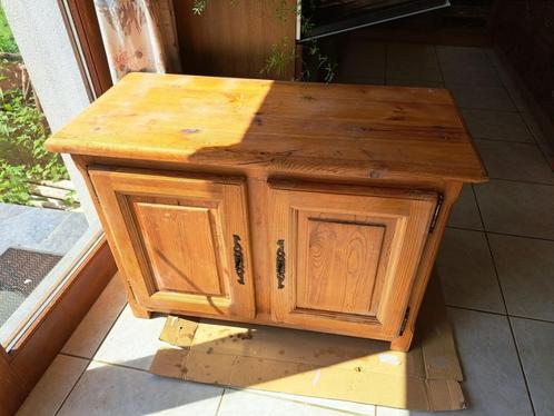 Meuble buffet bas en pin, Maison & Meubles, Armoires | Buffets, Utilisé, Moins de 100 cm, 50 à 100 cm, 25 à 50 cm, Avec porte(s)