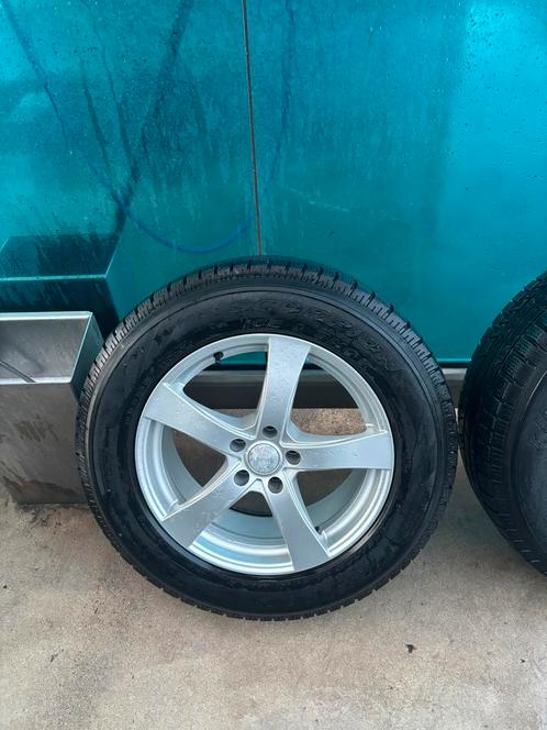 5x114.3 18 inch dezent velgen met zogoed als nieuwe banden, Auto-onderdelen, Banden en Velgen, Band(en), Winterbanden, 18 inch