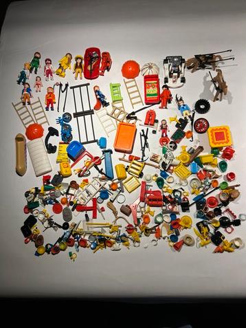 Playmobil kleine onderdelen (oude sets),poppetjes beschikbaar voor biedingen