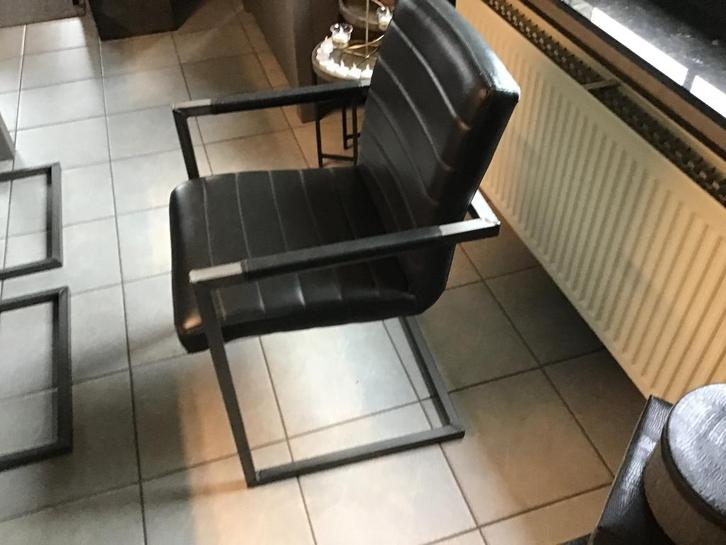 Eetkamerstoelen, Huis en Inrichting, Stoelen, Gebruikt, Vijf, Zes of meer stoelen, Kunststof, Metaal, Grijs, Ophalen