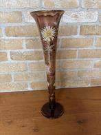 Antieke bruin gekleurde glazen vaas met bloemenmotief, Ophalen
