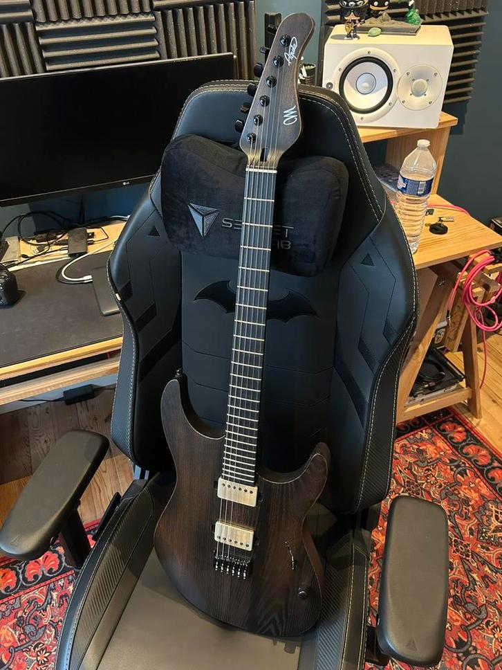 Mayones Aquila Cardinal, Muziek en Instrumenten, Snaarinstrumenten | Gitaren | Elektrisch, Zo goed als nieuw, Solid body, Overige merken