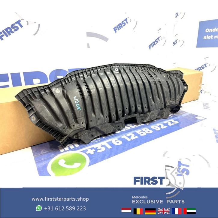 A2055200500 W205 C205 S205 onderplaat C Klasse Voorbumper be, Auto-onderdelen, Carrosserie, Bumper, Mercedes-Benz, Voor, Gebruikt