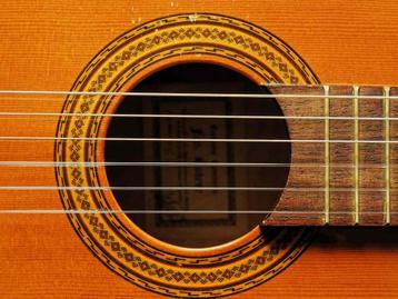Classical guitar Francisco Esteve Concierto 1981 beschikbaar voor biedingen