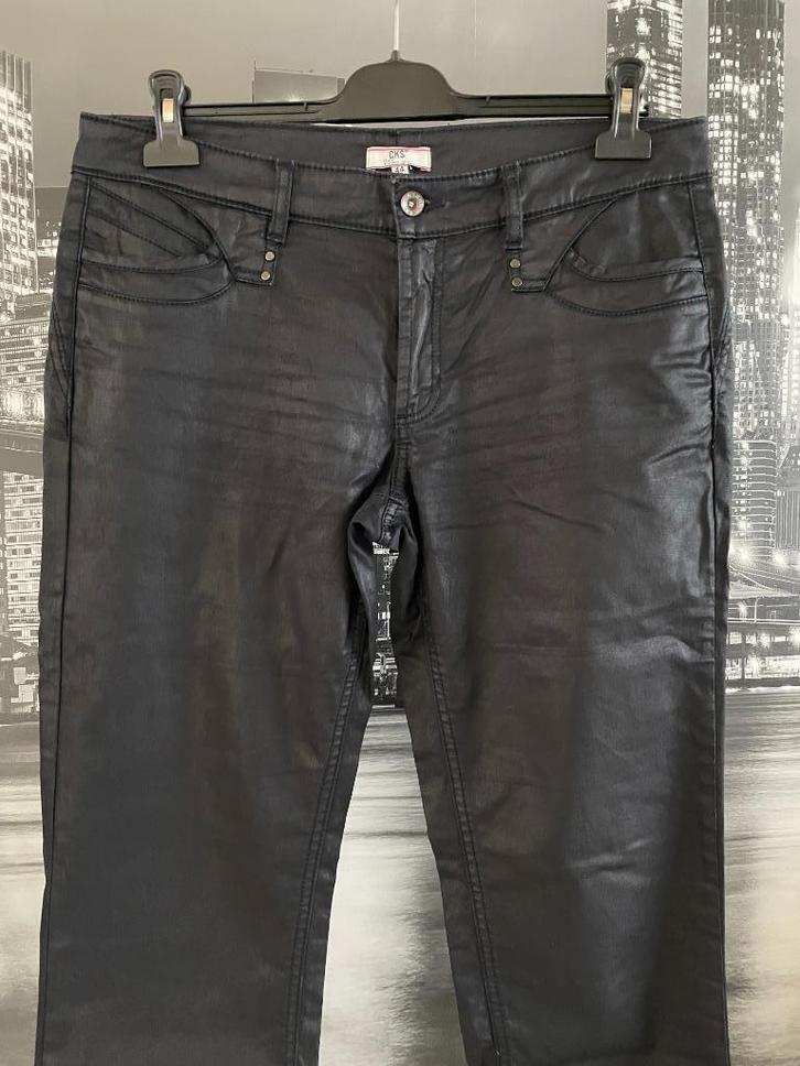 zwarte lange broek CKS - Size 44, Kleding | Dames, Broeken en Pantalons, Zo goed als nieuw, Maat 42/44 (L), Zwart, Lang, Verzenden