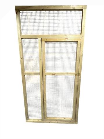 Houten volierepanelen beschikbaar voor biedingen