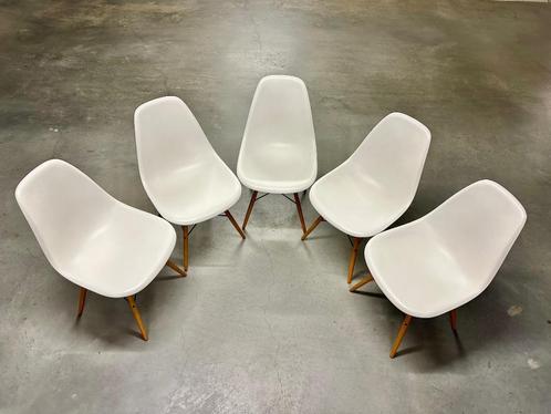 Vitra - Eames Plastic Side Chair RE DSW (5 stuks - Original), Huis en Inrichting, Stoelen, Gebruikt, Vijf, Zes of meer stoelen