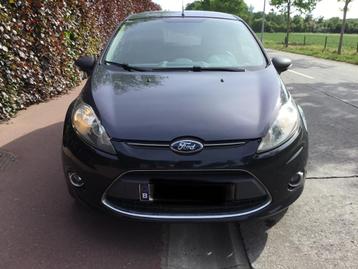1.4 TDCi Ford Fiesta bestelwagen, APK goedgekeurd: €2650, Auto's, Voorwielaandrijving, Euro 5, Stof, Grijs