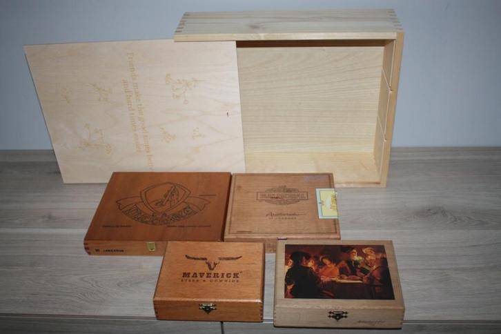 5 kistjes , 1 x wijn en 4 x sigaren zeer mooie staat., Verzamelen, Merken en Reclamevoorwerpen, Zo goed als nieuw, Verpakking