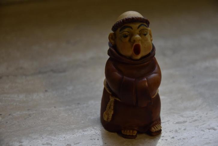 statue de moine chanteur, Collections, Statues & Figurines, Envoi