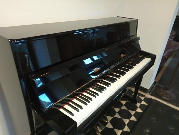 Piano droit, Muziek en Instrumenten, Piano's, Zo goed als nieuw, Piano, Zwart, Hoogglans, Ophalen