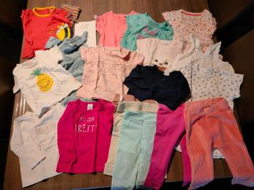 Pakket babykleding maat 68 meisje  beschikbaar voor biedingen