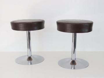 2 Seventies swivel space age krukjes beschikbaar voor biedingen