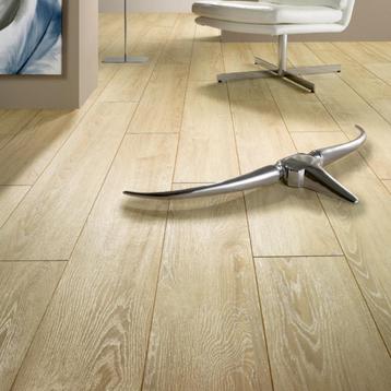 parquet stratifié 12mm d'épaiseeur disponible aux enchères