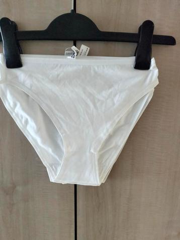 nieuwe slipjes  beschikbaar voor biedingen