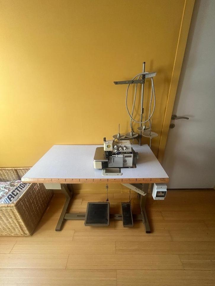 Surjeteuse Industrielle Global, Hobby & Loisirs créatifs, Machines à coudre & Accessoires, Utilisé, Surjeteuse, Autres marques