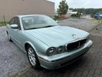 SHOWROOM EXÉCUTIF DE LA JAGUAR XJ 4.2 DEPUIS 2004, 5 places, Vert, Cuir, Berline