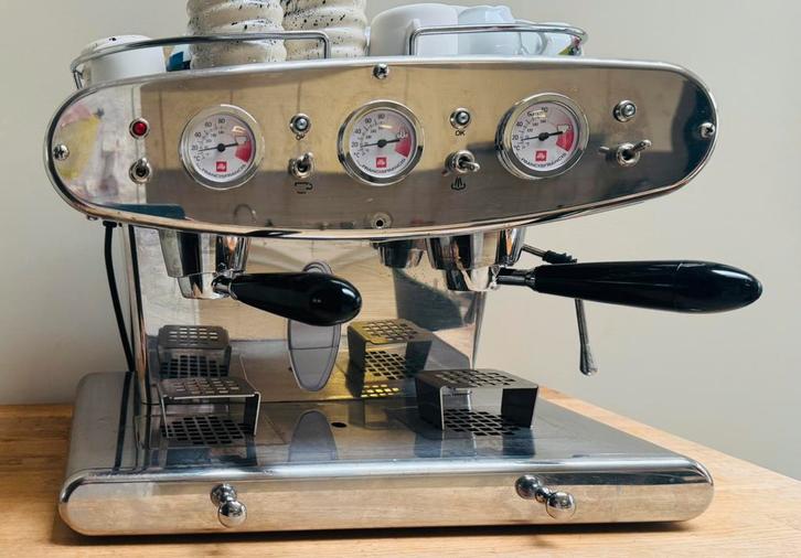 Koffiemachine 2groep te repareren, Elektronische apparatuur, Koffiezetapparaten, Niet werkend, Koffiemachine, 2 tot 4 kopjes, Ophalen