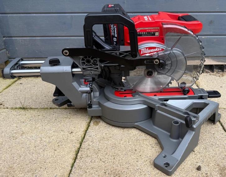 M18 Fuel 190mm Afkortzaag met 8Ah Forge, Doe-het-zelf en Bouw, Gereedschap | Zaagmachines, Zo goed als nieuw, Afkortzaag, Ophalen of Verzenden