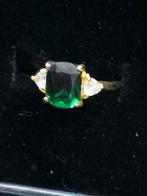 zeer mooie ring met groene steen, Handtassen en Accessoires, Ringen, Overige materialen, Nieuw, Ophalen of Verzenden, Met edelsteen