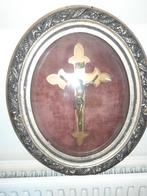 Antiek Kruisbeeld in bol glas 50 cm hoog, Antiek en Kunst, Antiek | Religieuze voorwerpen, Ophalen